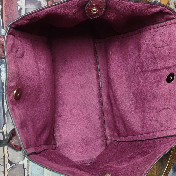 Ostrich Embossed Faux Leather Tote Bag - Picture 10 of 10